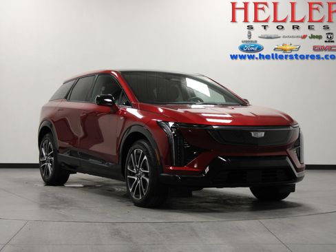 Used 2025 Cadillac Optiq Sport 2 w/ LPO, Floor Liner Package image 1