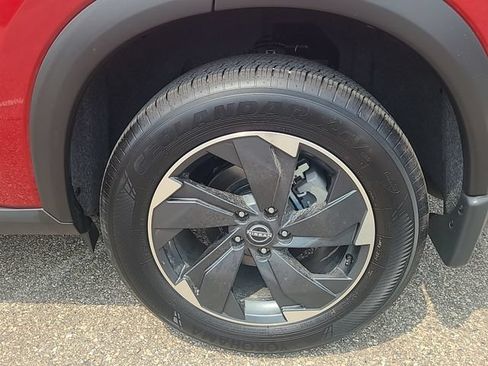 Used 2025 Nissan Rogue SV AWD/4WD image 26