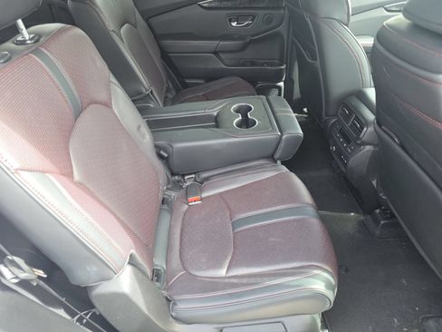 Certified 2025 Honda Pilot Black Edition image 26