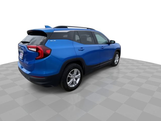 Used 2024 GMC Terrain SLE w/ Driver Convenience Package FWD image 2