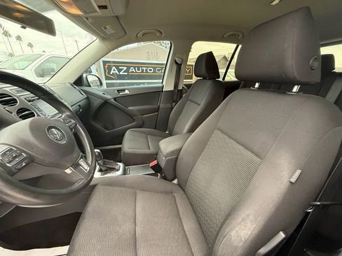 Used 2015 Volkswagen Tiguan S image 18