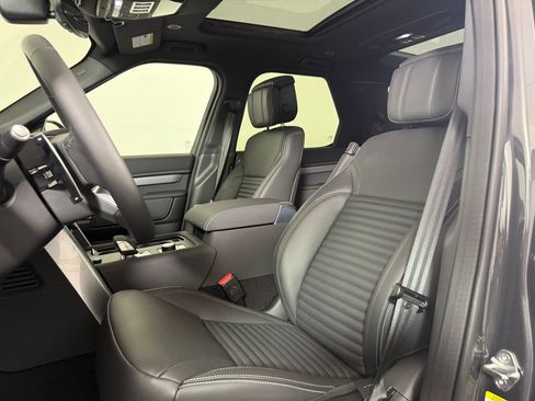 New 2026 Land Rover Discovery Limited Edition AWD/4WD image 25