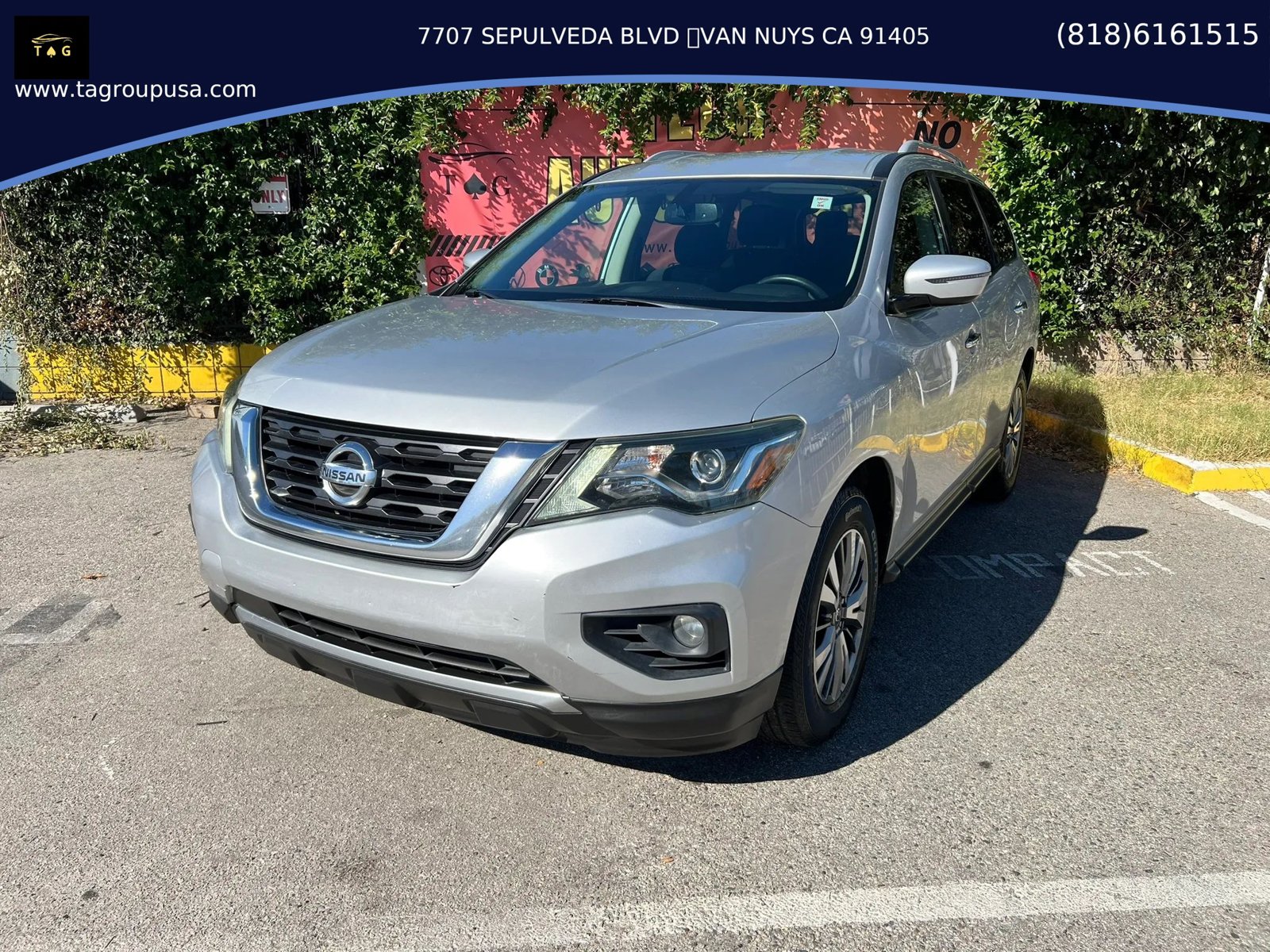 Used 2019 Nissan Pathfinder SV FWD image 1