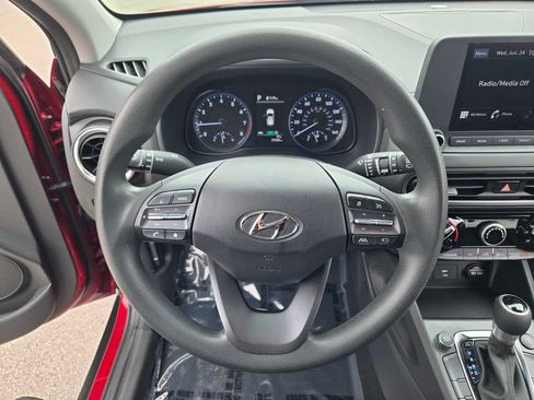 Used 2023 Hyundai Kona SEL AWD/4WD image 40