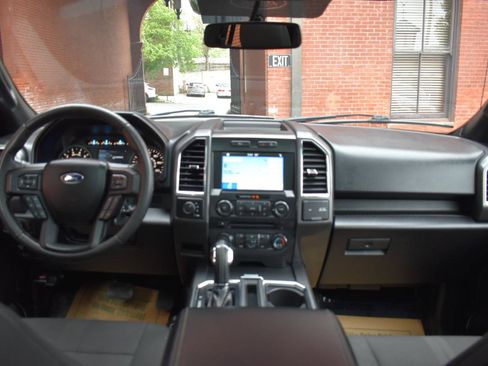 Used 2016 Ford F150 XLT w/ Equipment Group 302A Luxury AWD/4WD image 21