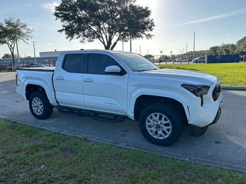 Used 2024 Toyota Tacoma SR5 RWD image 8