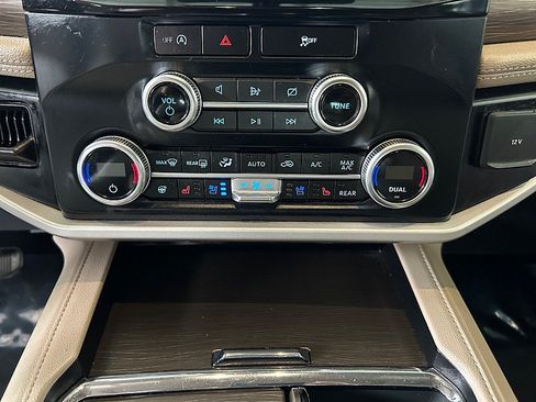 Used 2024 Ford Expedition Limited RWD image 21