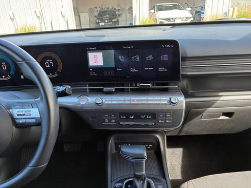 Used 2025 Hyundai Kona SEL image 17