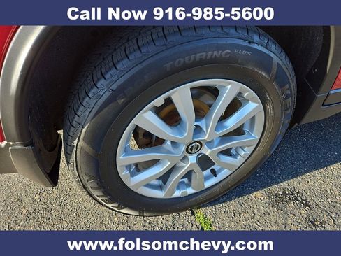 Used 2017 Nissan Rogue SV image 34