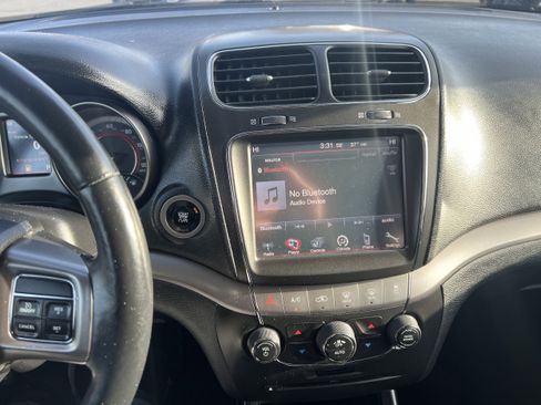 Used 2015 Dodge Journey Crossroad w/ Flexible Seating Group image 8