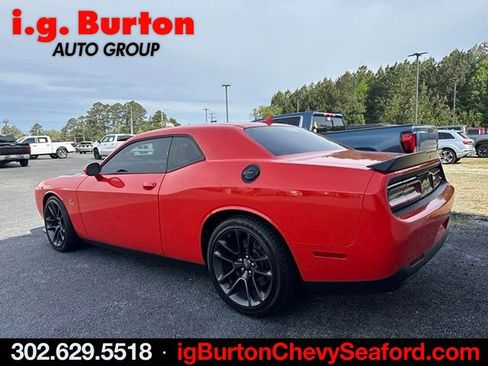 Used 2022 Dodge Challenger R/T Scat Pack RWD image 4
