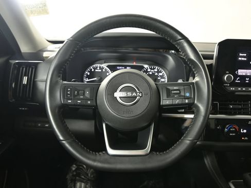 Used 2024 Nissan Pathfinder SV w/ SV Premium Package AWD/4WD image 35