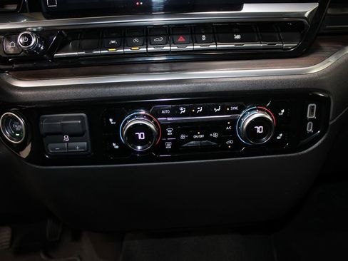 Used 2025 GMC Sierra 1500 SLT image 46