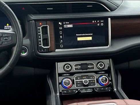 Used 2024 GMC Yukon XL Denali Ultimate image 6