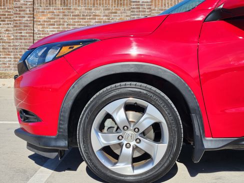 Used 2017 Honda HR-V EX image 10