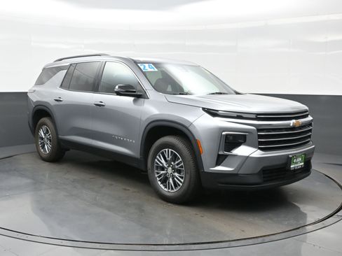 Used 2024 Chevrolet Traverse LT AWD/4WD image 8