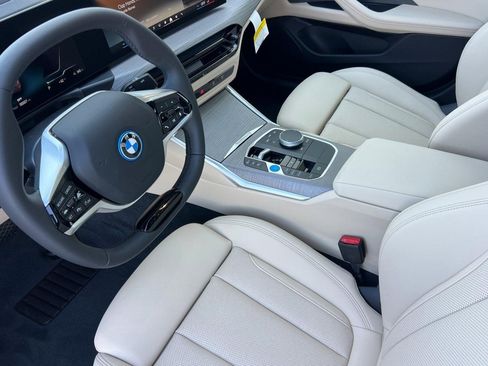 Used 2025 BMW i4 eDrive40 w/ Premium Package RWD image 4