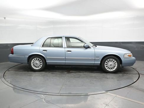 Used 2009 Mercury Grand Marquis LS RWD image 3