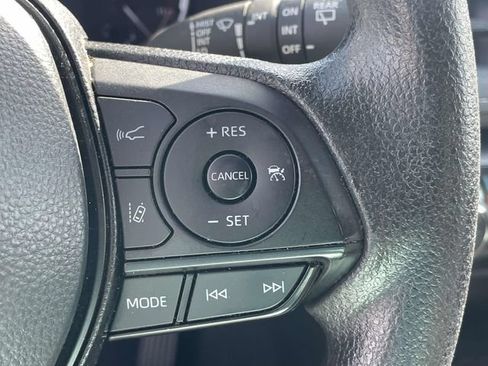 Used 2024 Toyota RAV4 XLE FWD image 29