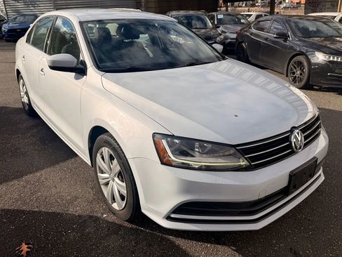 Used 2017 Volkswagen Jetta S image 3