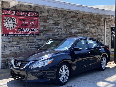 Used 2017 Nissan Altima 3.5 SL FWD image 2