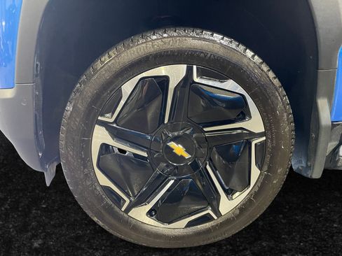 Used 2026 Chevrolet Silverado EV LT AWD/4WD image 15