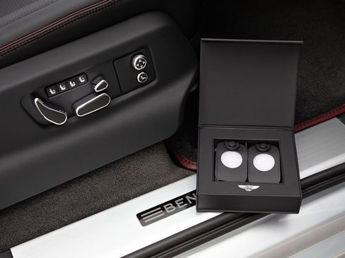 Used 2024 Bentley Bentayga Extended Wheelbase image 65