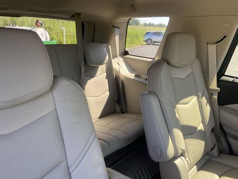 Certified 2020 Cadillac Escalade Premium Luxury AWD/4WD image 14