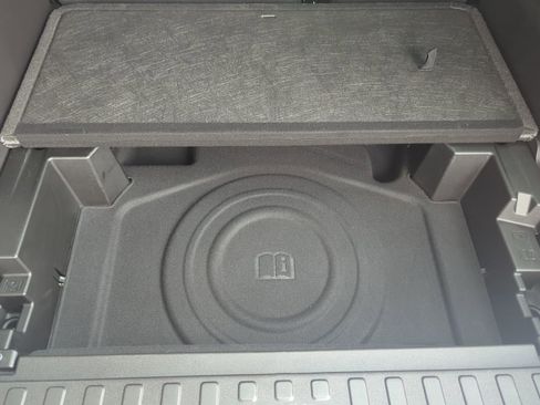 Used 2023 Chevrolet Equinox LS image 16