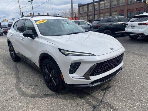 Certified 2025 Buick Envision Sport Touring image 12