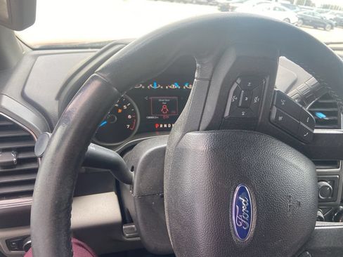 Used 2017 Ford F150 XLT w/ Equipment Group 302A Luxury AWD/4WD image 6