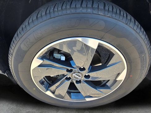 Used 2025 Nissan Rogue SV AWD/4WD image 29