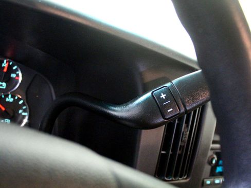 Used 2018 Chevrolet Express 2500 w/ Driver Convenience Package image 15