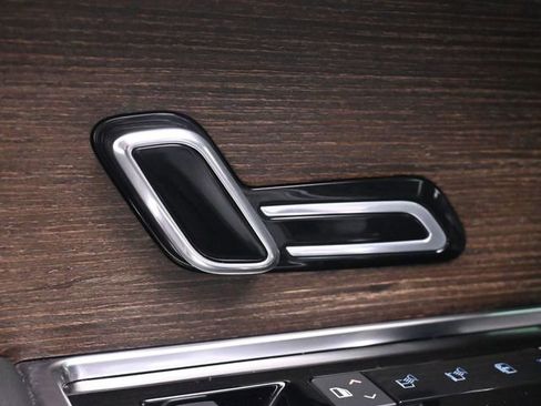 Used 2024 Land Rover Range Rover SE image 14