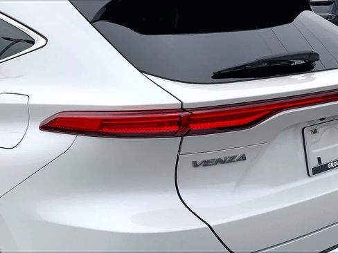 Used 2021 Toyota Venza Limited AWD/4WD image 28