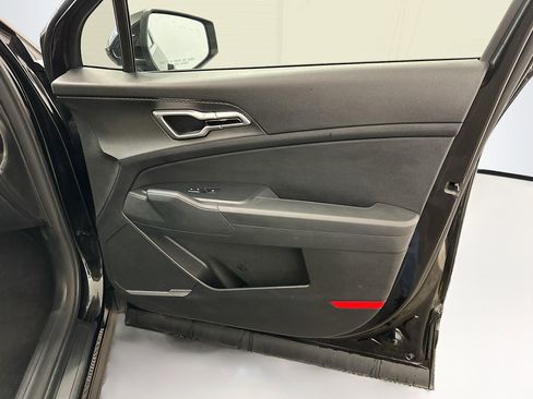 Used 2024 Kia Sportage LX image 32