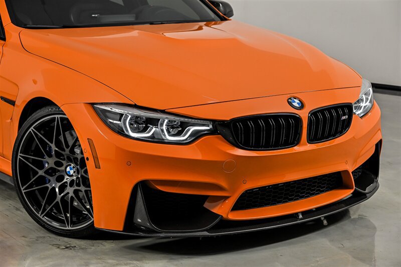 Used 2018 BMW M3 RWD image 2