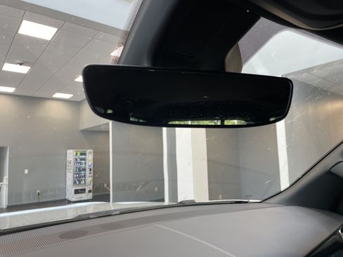 Used 2023 Jeep Wagoneer Series III w/ Convenience Group I AWD/4WD image 32