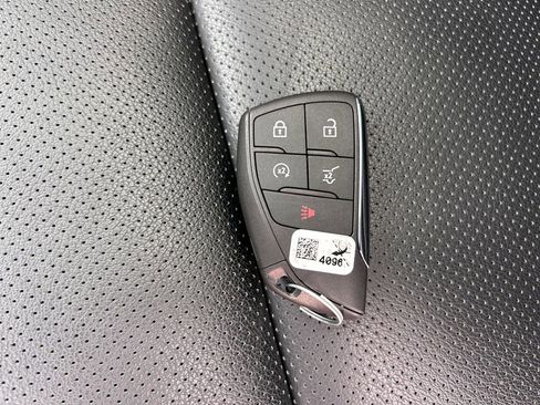 Used 2024 Chevrolet Traverse RS image 33