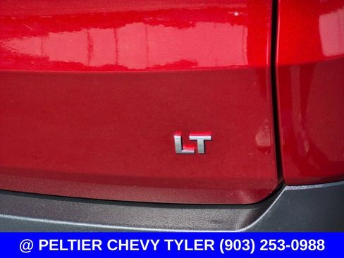 Used 2023 Chevrolet Traverse LT FWD image 10