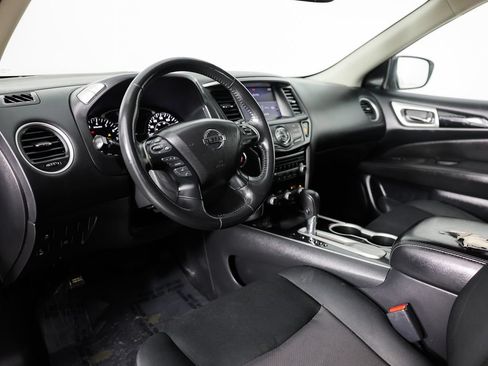 Used 2019 Nissan Pathfinder SV FWD image 23