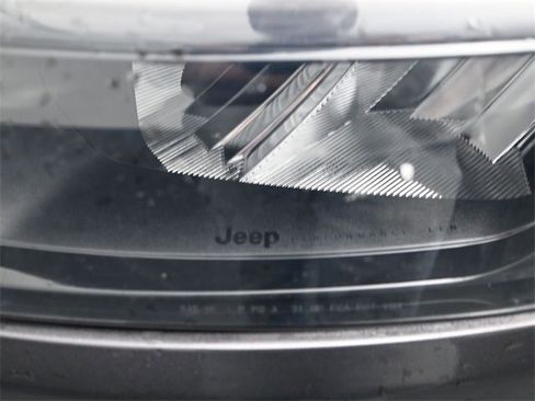 Used 2022 Jeep Compass Limited image 13