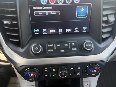 Used 2019 GMC Acadia SLT w/ LPO, Floor Liner Package FWD image 16