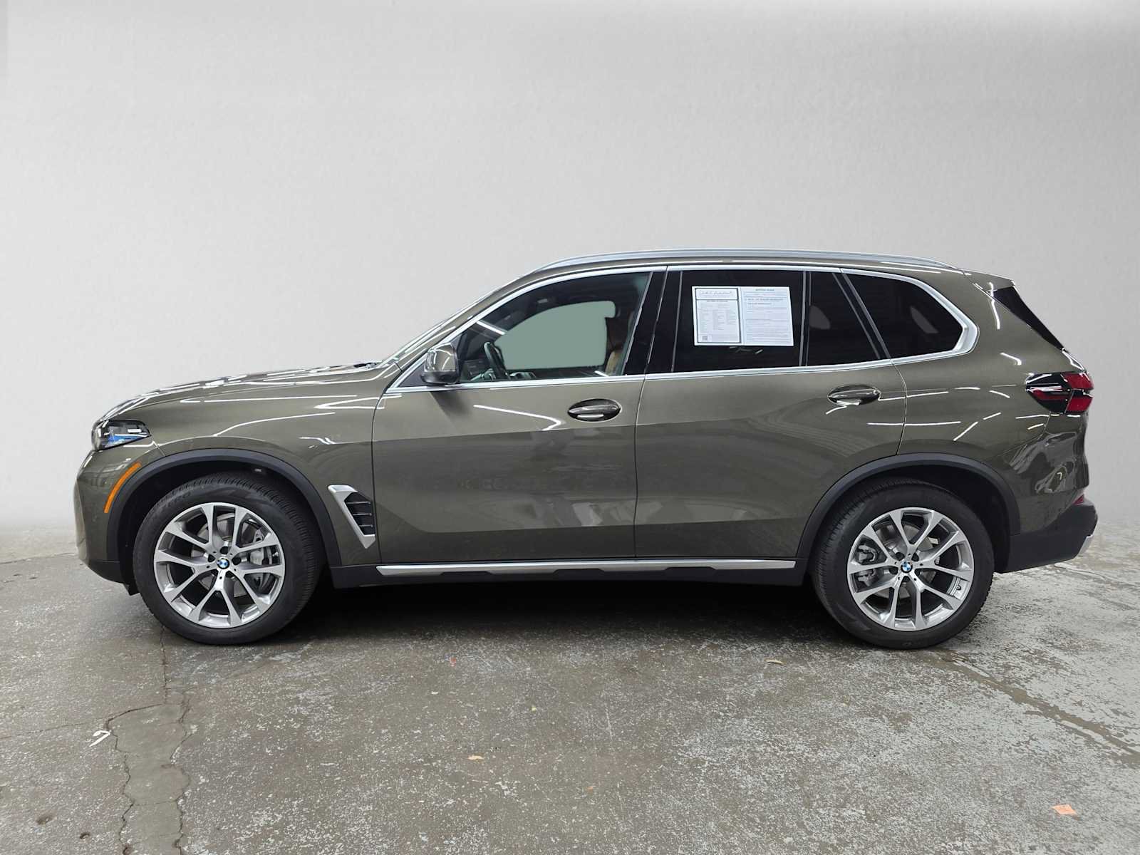Used 2025 BMW X5 xDrive40i w/ Executive Package AWD/4WD image 6