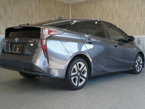 Used 2016 Toyota Prius Four Touring image 10