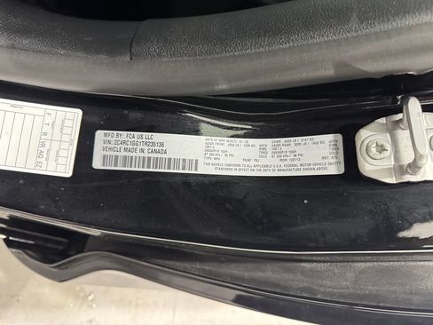 Used 2026 Chrysler Pacifica Limited FWD image 43