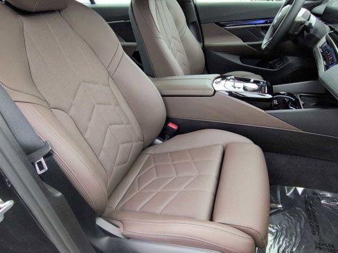 Used 2025 BMW i5 xDrive40 w/ M Sport Package image 22