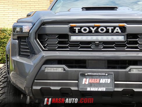 Used 2025 Toyota Tacoma TRD Sport AWD/4WD image 22