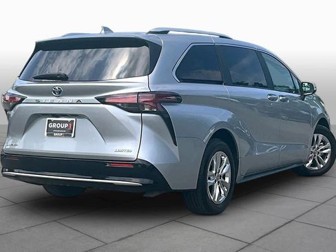 Used 2025 Toyota Sienna Limited AWD/4WD image 13
