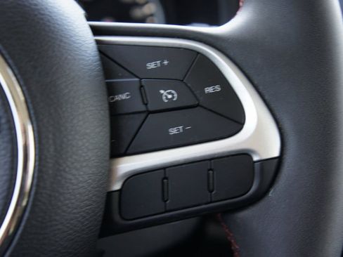 Used 2023 Jeep Renegade Trailhawk image 17